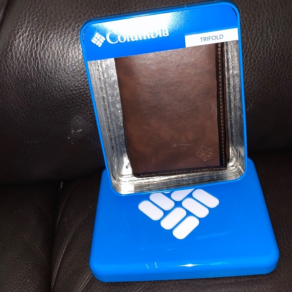 New Colombia Leather Slim Trifold Wallet New in box - Picture 1 of 5